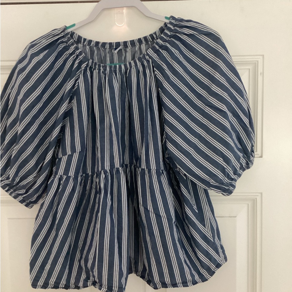 Old Navy puff sleeve pheasant top- Medium